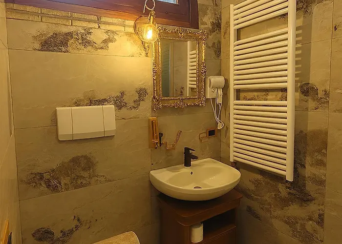 民宿 Ferrara Royal & *