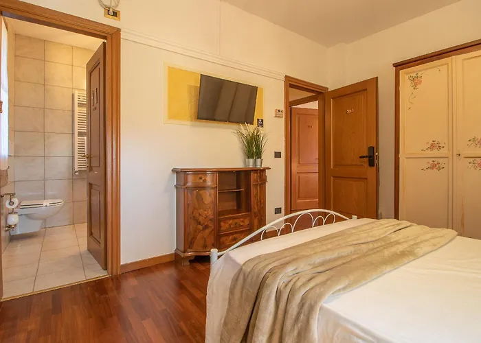 民宿 Ferrara Royal & *