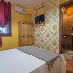Kwatera prywatna Ferrara Royal &
