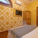 Kwatera prywatna Ferrara Royal &
