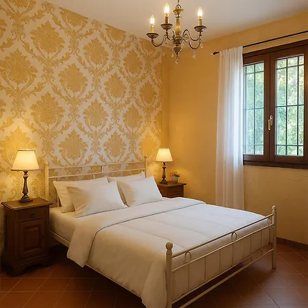 Homestay Ferrara Royal & *