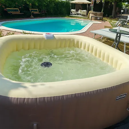 Ferrara Royal & Homestay szállás *