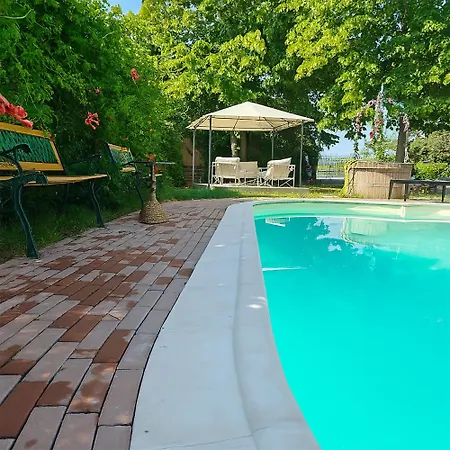 Ferrara Royal & Kwatera prywatna