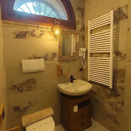 Kwatera prywatna Ferrara Royal & *