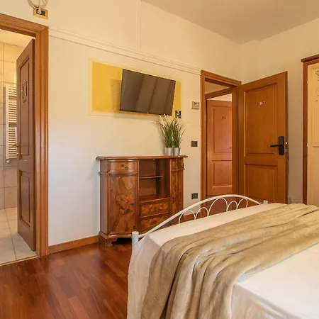 Kwatera prywatna Ferrara Royal & *