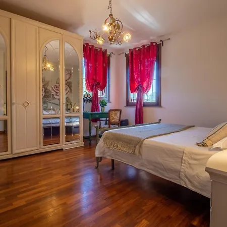 Ferrara Royal & Kwatera prywatna Coriano