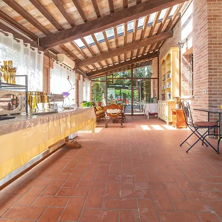 Ferrara Royal & Kwatera prywatna