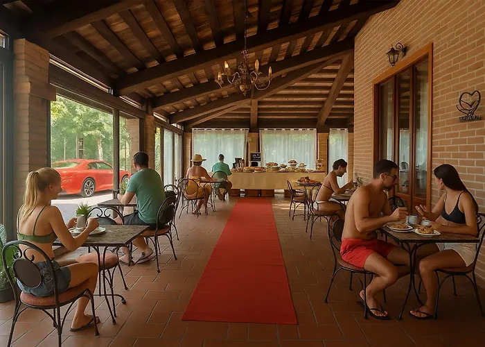 Проживание в семье Ferrara Royal & Кориано