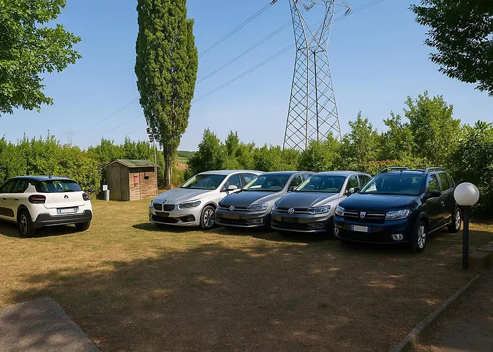 Проживание в семье Ferrara Royal &