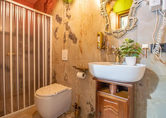 Проживание в семье Ferrara Royal & Кориано