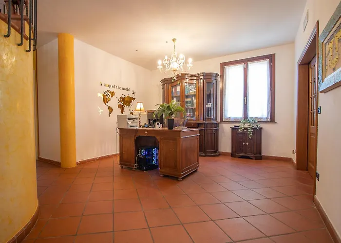 Ferrara Royal & Проживание в семье *