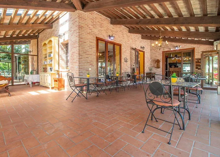 Ferrara Royal & Проживание в семье